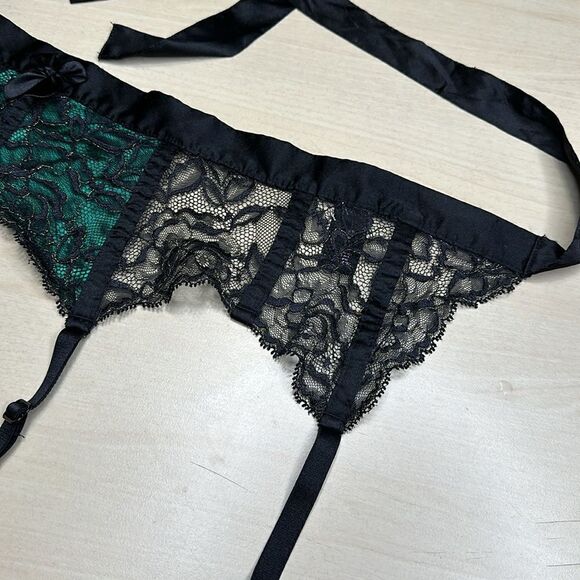 Victoria’s Secret• XS• GARTER BELT • emerald green Black & gold lace • 1610 WA - Picture 4 of 12
